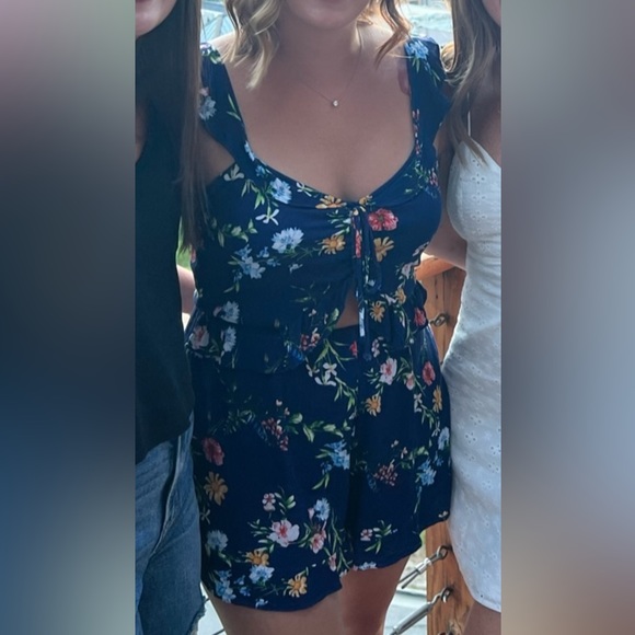 Lulu’s Ruffled Romper - Picture 7 of 7